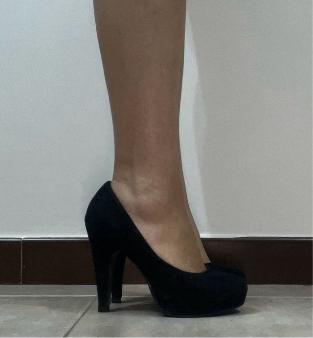 Tacchi neri eleganti numero 37