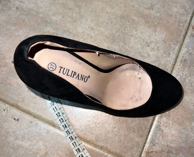 Tacchi neri eleganti numero 37