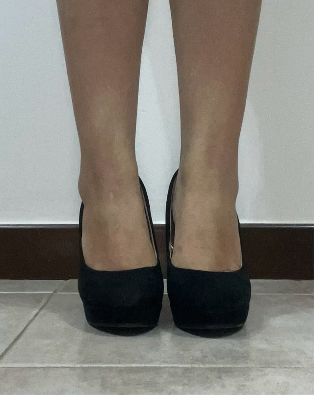 Tacchi neri eleganti numero 37