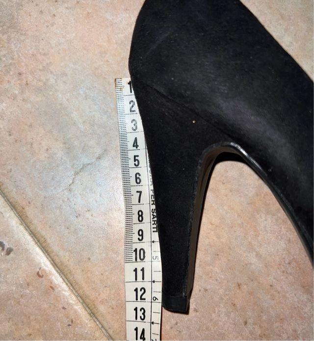 Tacchi neri eleganti numero 37