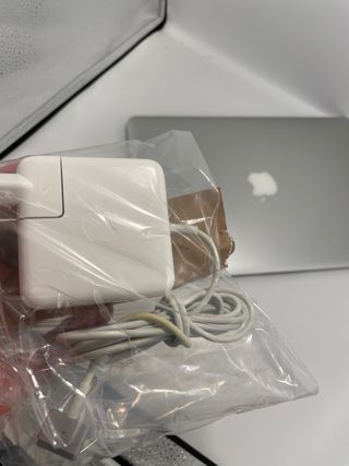Apple MacBook Air 13” Early 2015 i5 1.8GHz 8GB RAM
