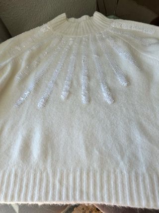 Jersey blanco con lentejuelas