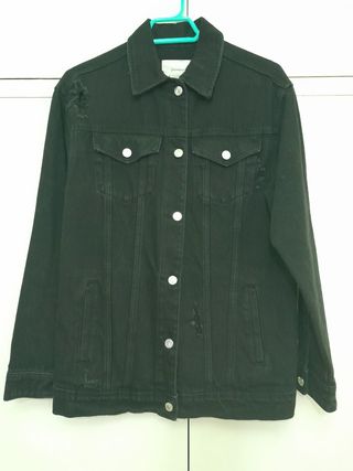 Chaqueta vaquera negra Stradivarius