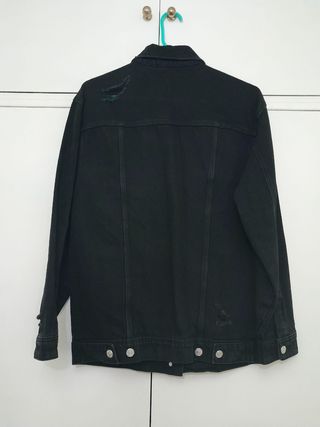 Chaqueta vaquera negra Stradivarius