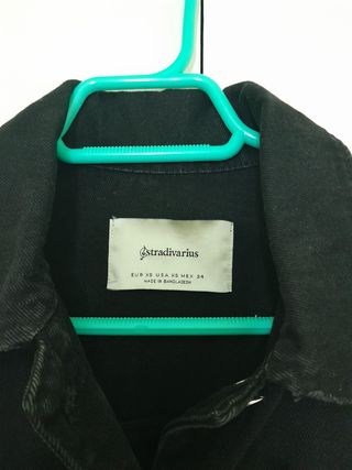 Chaqueta vaquera negra Stradivarius