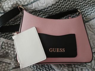 Bolso Guess rosa y negro