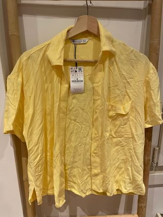 Camisa Stradivarius manga corta amarilla Talla M