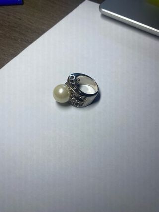 Anillo elegante con Perla y Circonitas