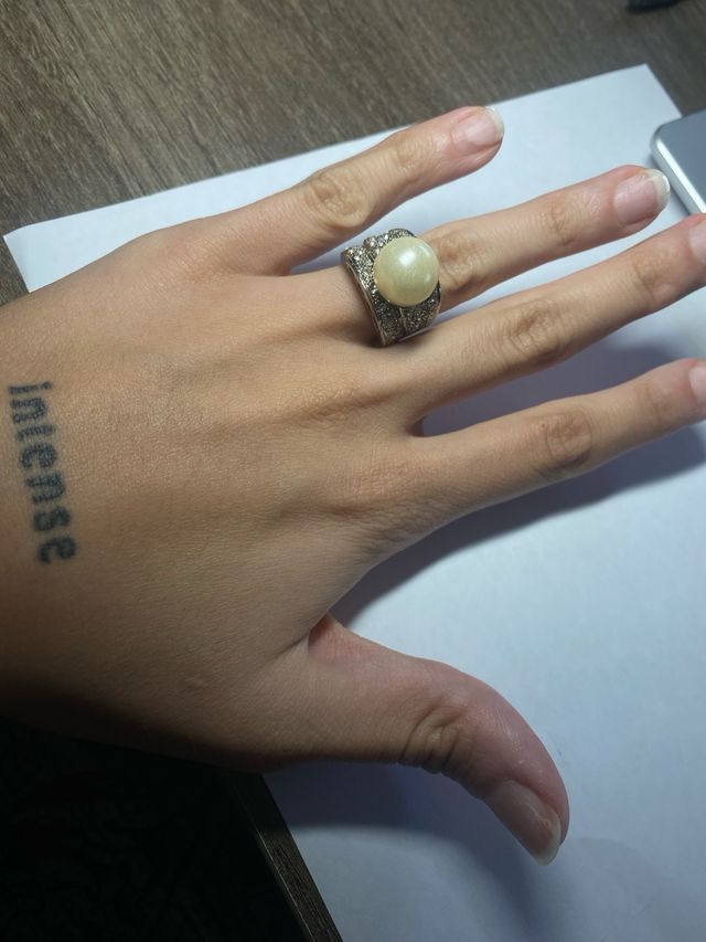 Anillo elegante con Perla y Circonitas