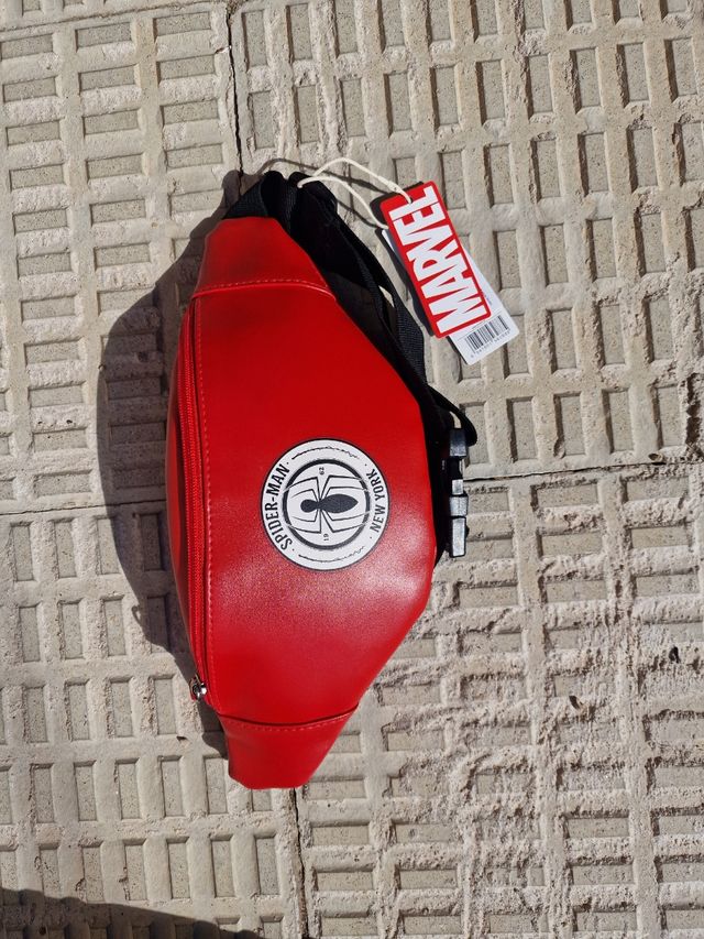 Riñonera Spiderman Marvel Roja Nueva