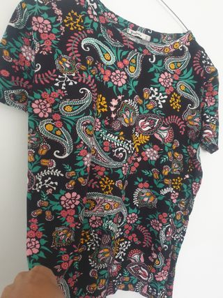 Camiseta estampada paisley flores
