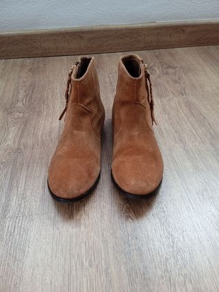 Botines de serraje marrón