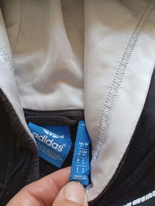 Felpa Adidas con cappuccio nera