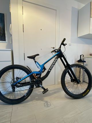 Bicicleta Downhill Canyon Sender 27,5 
talla M