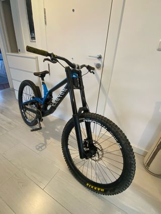 Bicicleta Downhill Canyon Sender 27,5 
talla M