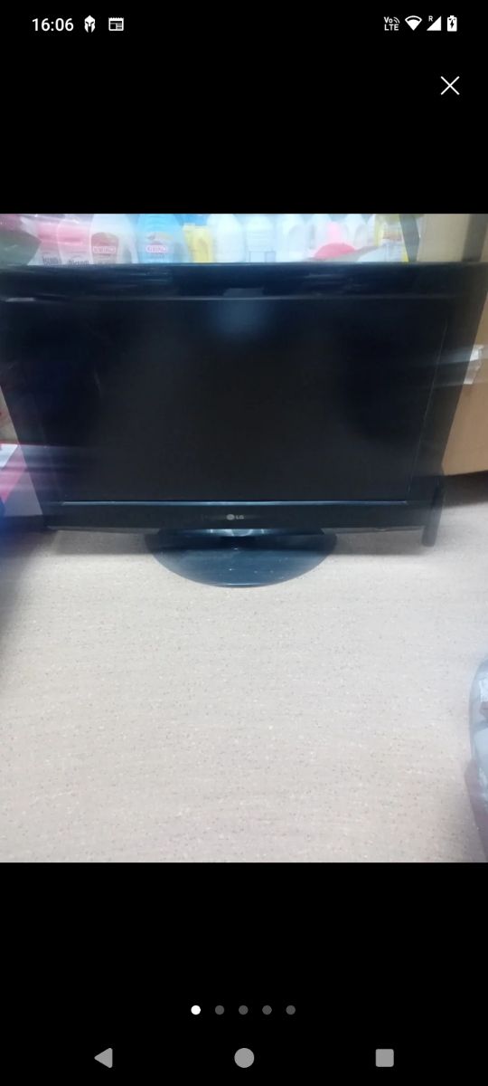 Televisor LG Plasma 32 con mando y con base.