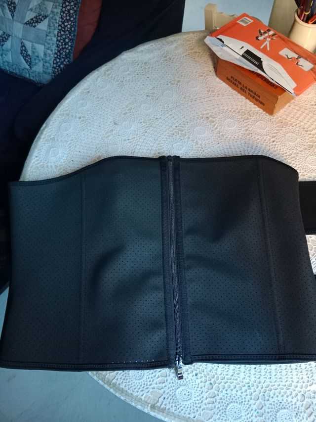 Cintura di riduzione in neoprene, cerniera e velcros.XL