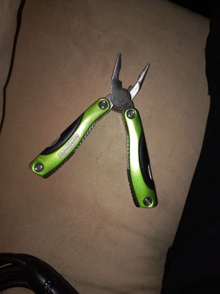 Alicate Multiusos Mannesmann Verde