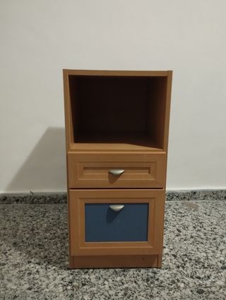 Cajonera de madera marrón y azul