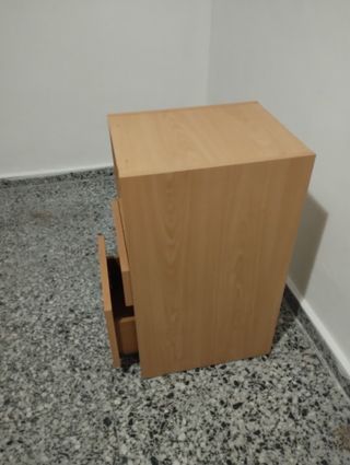 Cajonera de madera marrón y azul