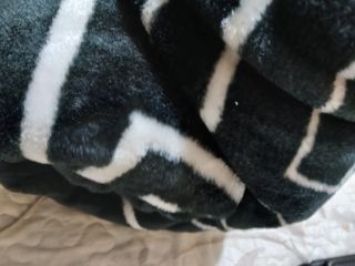 Manta Fleece Negra y Blanca