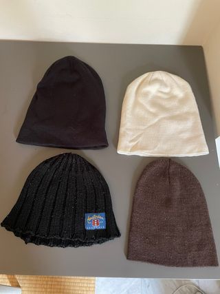 Lote 4 gorros de invierno (beanies)