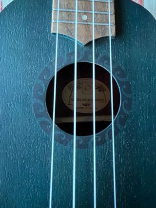 ukelele con Funda y afinador