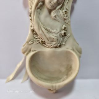 Vecchia Acquasantiera Lavorata a Mano, Madonna