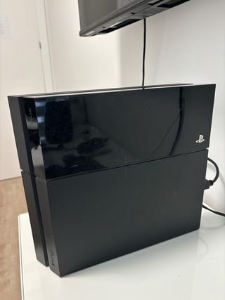 PS4 (PlayStation 4) 500GB
2 mandos