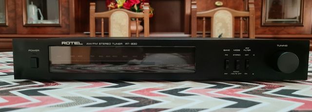 Rotel RT-830 AM/FM Stereo Tuner
