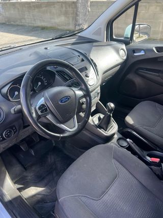 Ford Transit Courier 2016