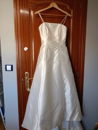 Vestido de Novia Talla 38/40 con Cristal Svarowsky