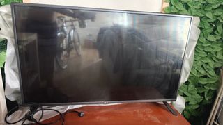 LG 42"