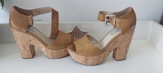 Zapato Michael Kors Beige y Dorado