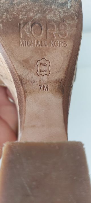 Zapato Michael Kors Beige y Dorado