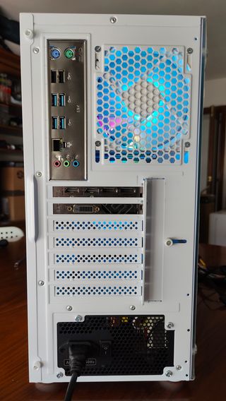 ORDENADOR GAMING 16GB RX 570 8GB XEON (i7) SSD