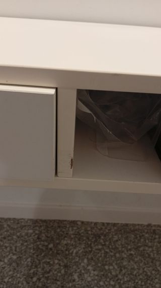 Escritorio blanco y madera