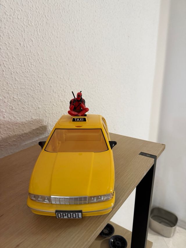 Deadpool y Lobezno Palomitera taxi
