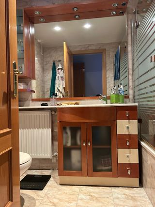 Mueble baño espejo vitrina madera