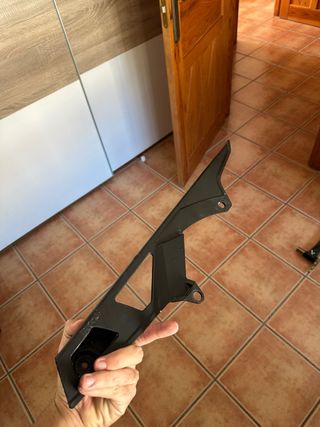 Cubre cadena Suzuki GSXR 600 k6-k7