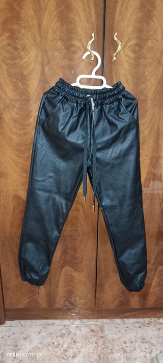Pantalón cuero niña negro