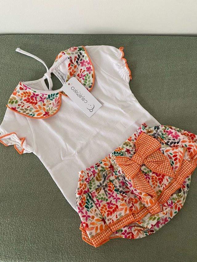 Conjunto camiseta y culetín floral talla 18 meses