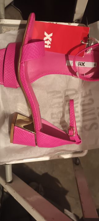 Sandalias Xti rosa