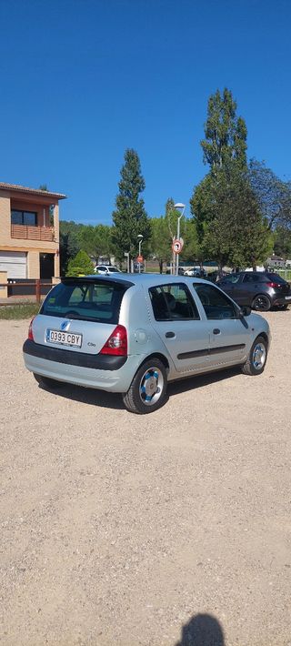Renault Clio 2003