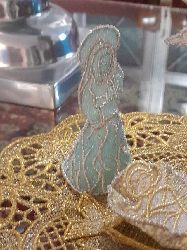 Presepe ricamato con filo oro