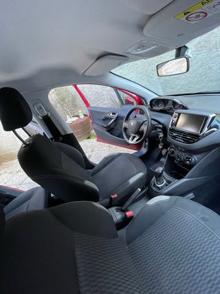 Peugeot 208 2014