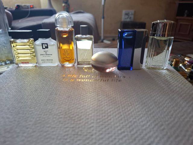 Miniaturas de perfume de la marca Paco Rabanne.