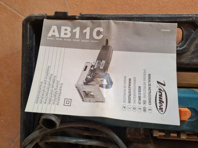 Fresadora ensambladora Virutex