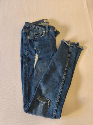 Pantalón vaquero desgastado azul