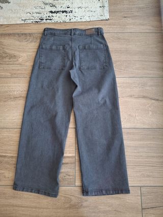 Pantalón vaquero negro gris